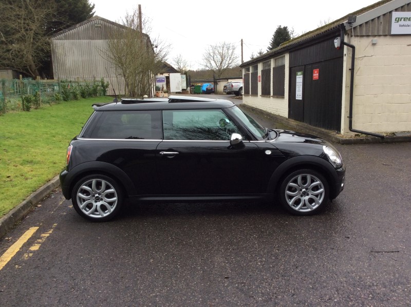 2009 / 59 MINI COOPER DIESEL - WITH PANORAMIC SUNROOF - Mrs MINI - Used ...