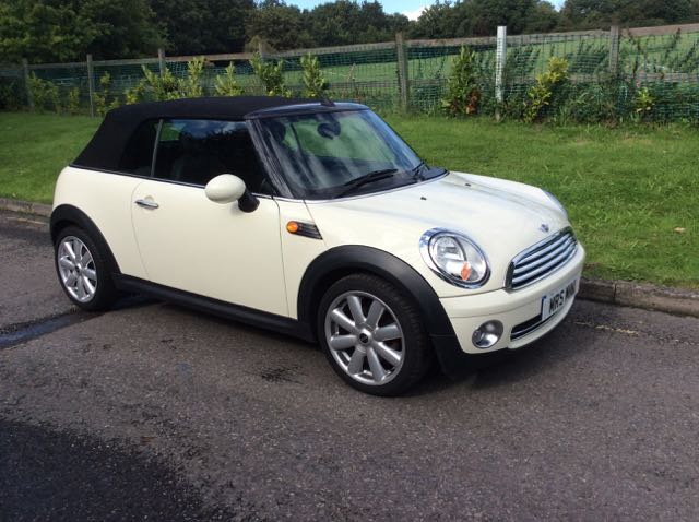 2009 MINI Cooper Convertible in Pepper White with Full Leather - Mrs ...
