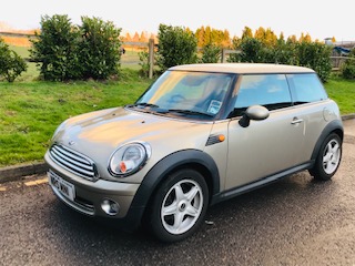 Courtney has chosen this 2009 MINI Cooper in Sparkling Silver with ...