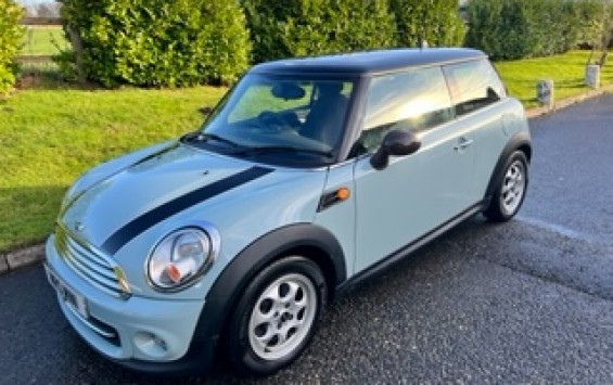 2013 MINI Cooper Automatic in Ice Blue with low miles & SAT NAV