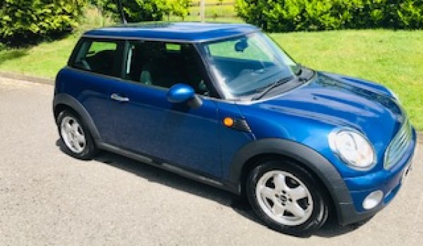 Jess has chosen this 2009 MINI One 1.4 in Blue with Low Miles & Service History